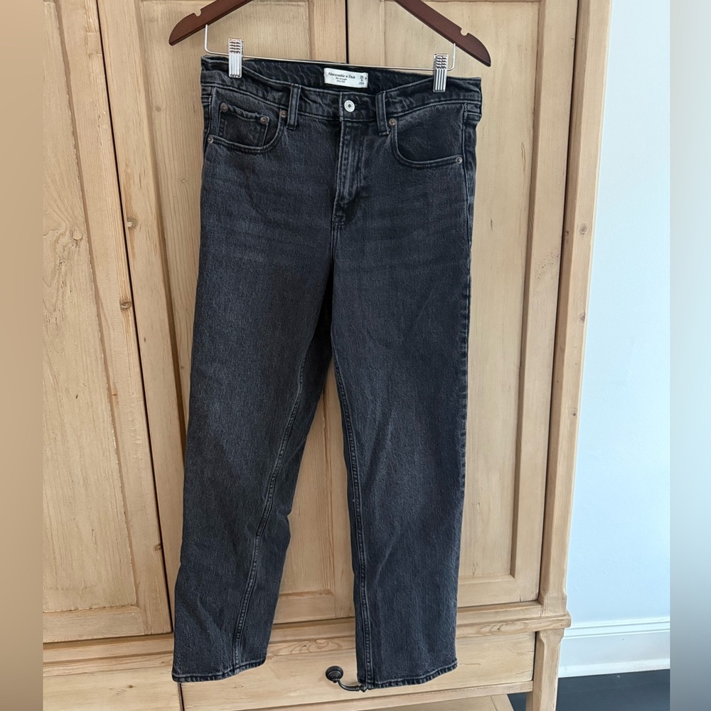 Abercrombie - the straight mid rise jeans